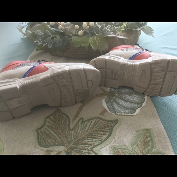 Ankle Boot - Picture 4 of 8